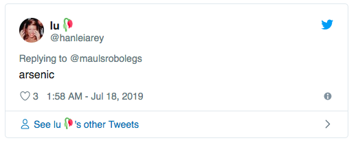 Tweet from Lucía Aranjuelo Pourtier answering "arsenic" when one of her follower suggest to poison Woody Allen