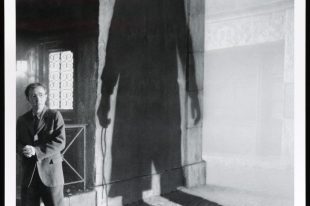 Shadows and Fog - Woody Allen